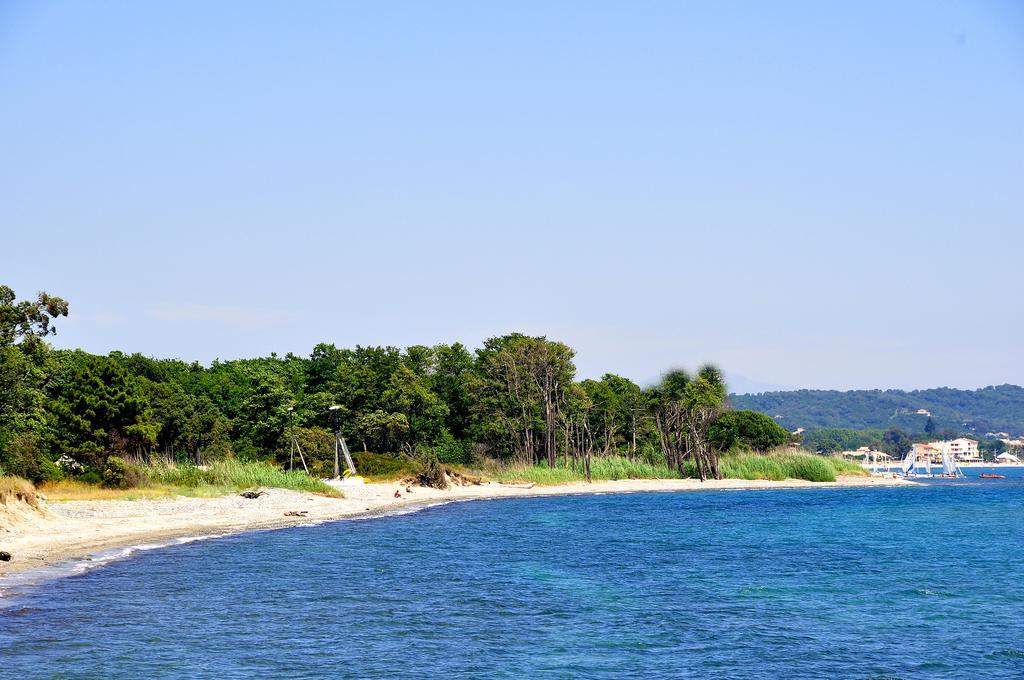 Sole E Mare Aparthotel Santa-Maria-Poggio  Екстериор снимка