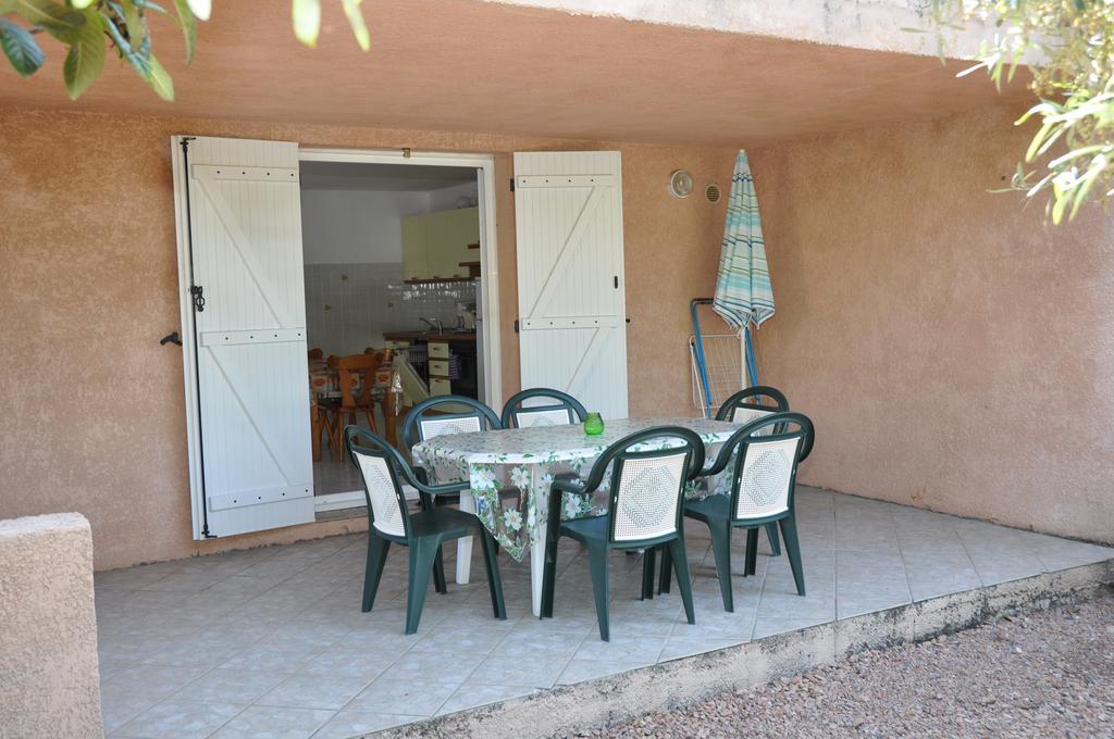 Sole E Mare Aparthotel Santa-Maria-Poggio  Стая снимка