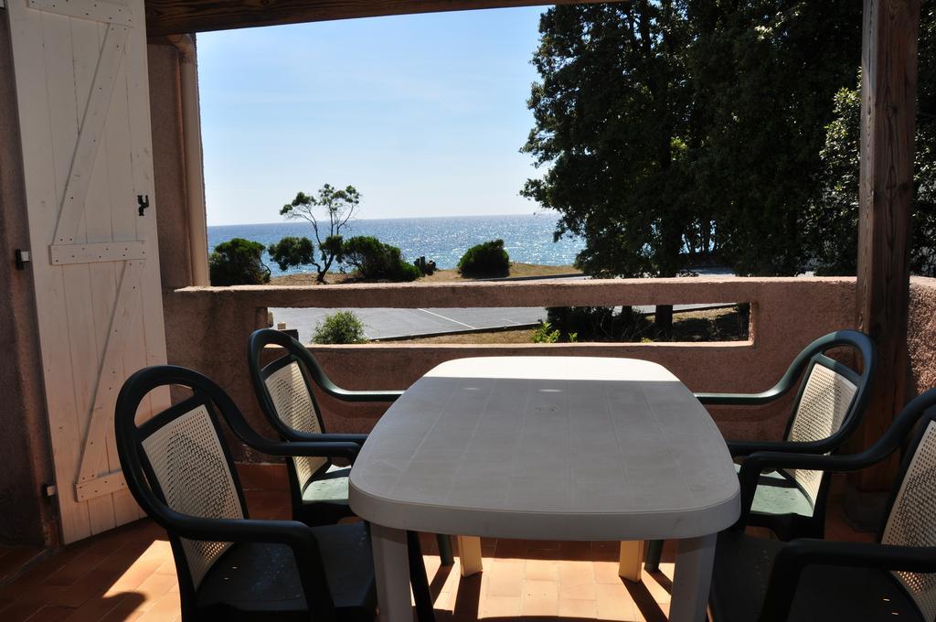 Sole E Mare Aparthotel Santa-Maria-Poggio  Екстериор снимка