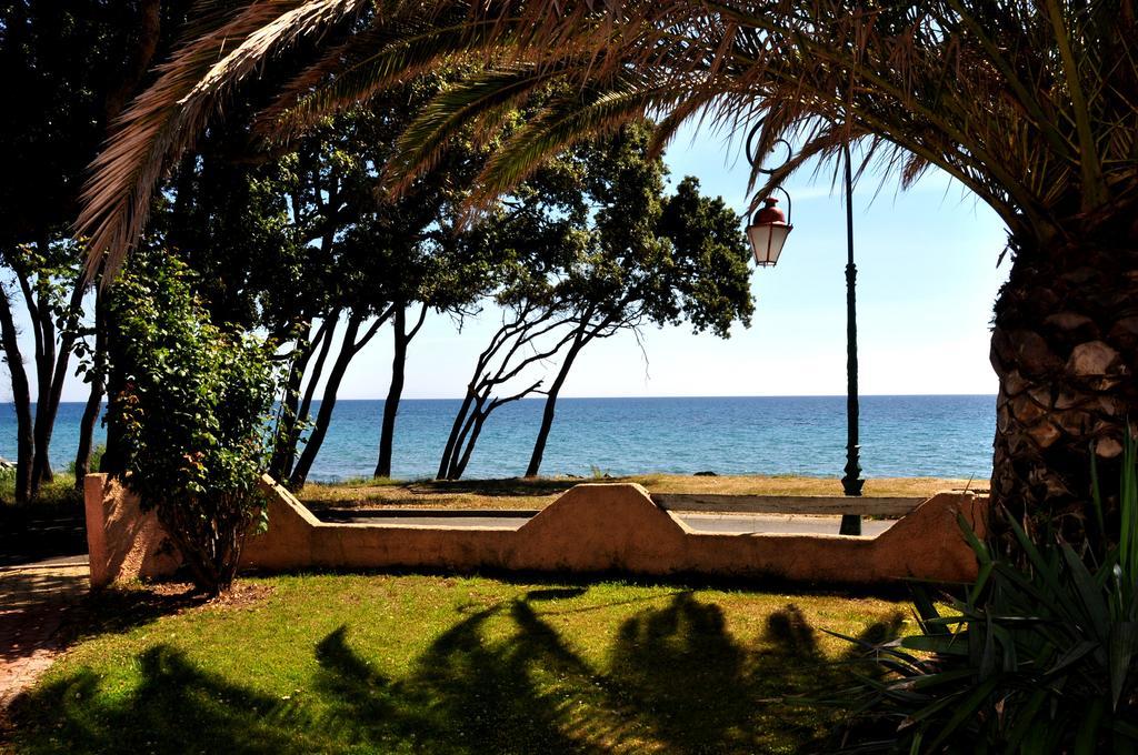 Sole E Mare Aparthotel Santa-Maria-Poggio  Екстериор снимка