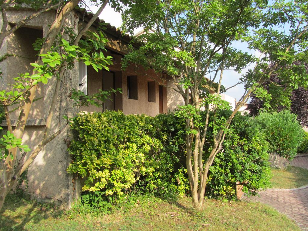 Sole E Mare Aparthotel Santa-Maria-Poggio  Екстериор снимка