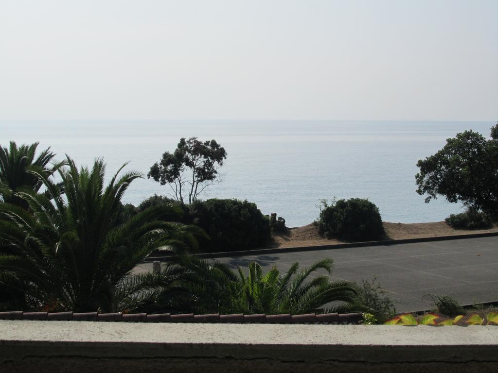 Sole E Mare Aparthotel Santa-Maria-Poggio  Стая снимка