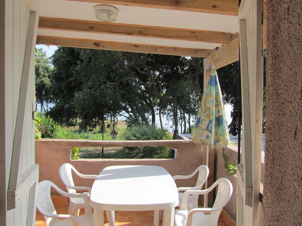 Sole E Mare Aparthotel Santa-Maria-Poggio  Стая снимка