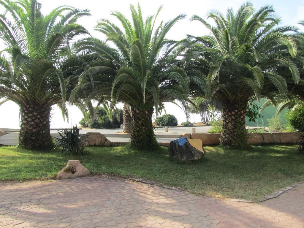 Sole E Mare Aparthotel Santa-Maria-Poggio  Екстериор снимка