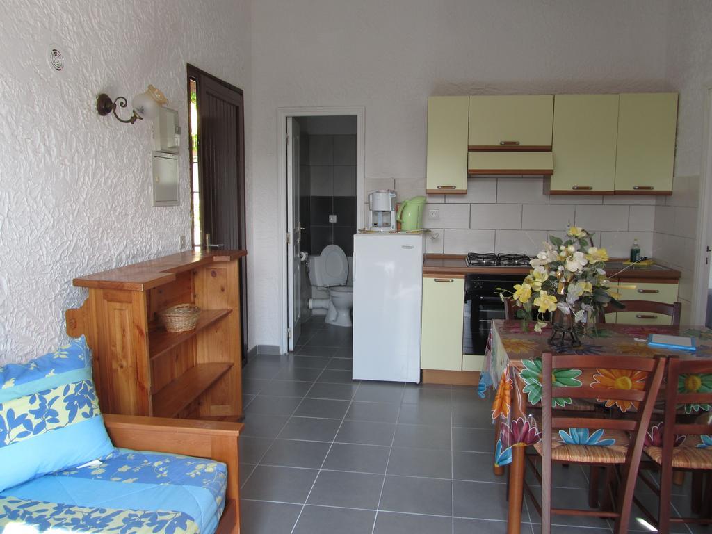 Sole E Mare Aparthotel Santa-Maria-Poggio  Стая снимка