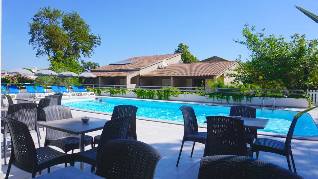 Sole E Mare Aparthotel Santa-Maria-Poggio  Екстериор снимка